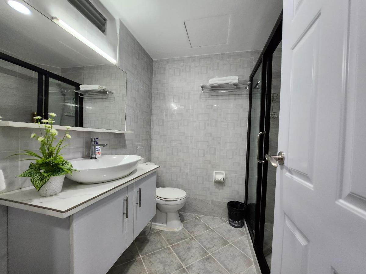Condo Azur Suites A125 Amani Resorts Residences , 5 Minutes Airport, Netflix, Stylish, Cozy With Luxurious Swimming Pool 麦克坦 外观 照片