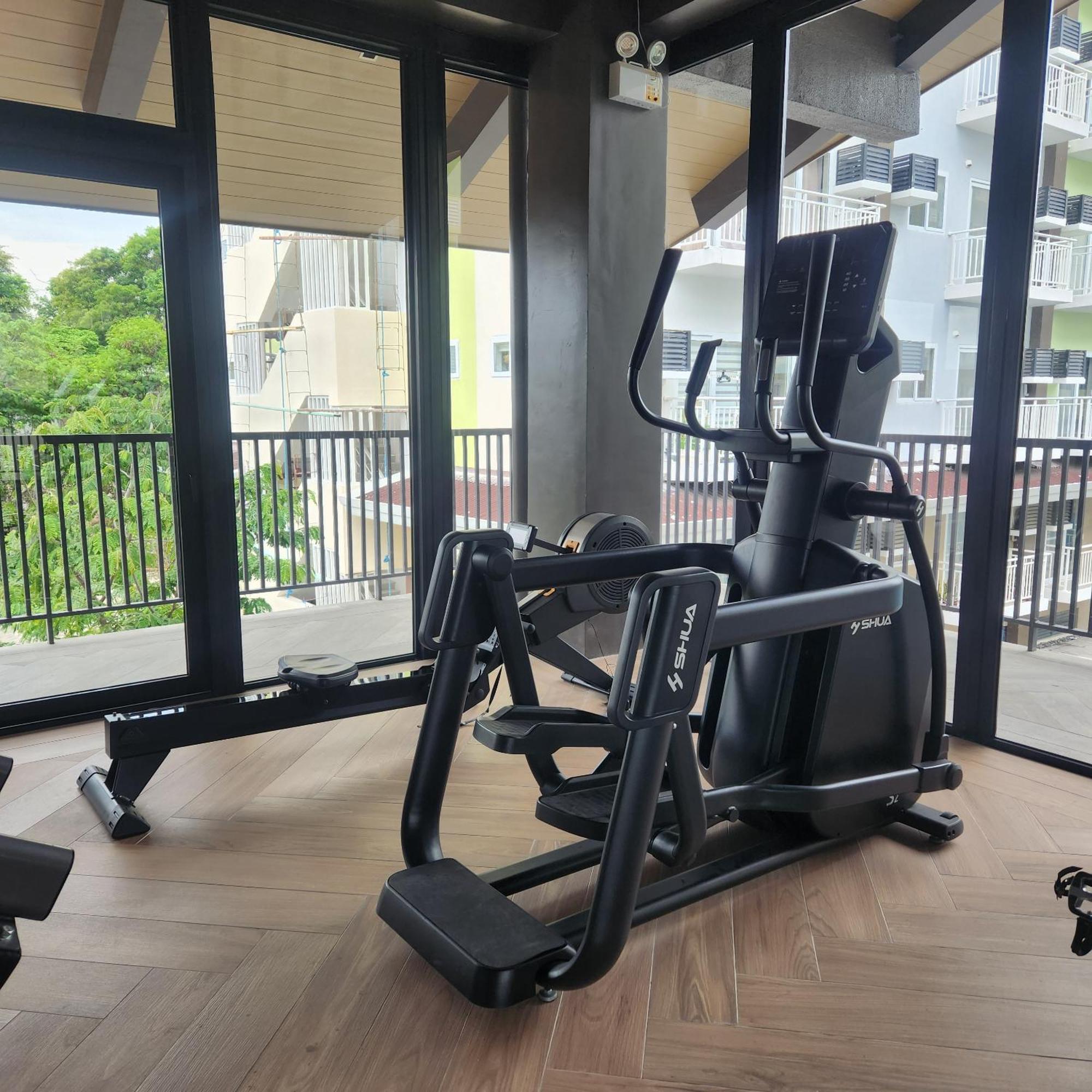 Condo Azur Suites A125 Amani Resorts Residences , 5 Minutes Airport, Netflix, Stylish, Cozy With Luxurious Swimming Pool 麦克坦 外观 照片